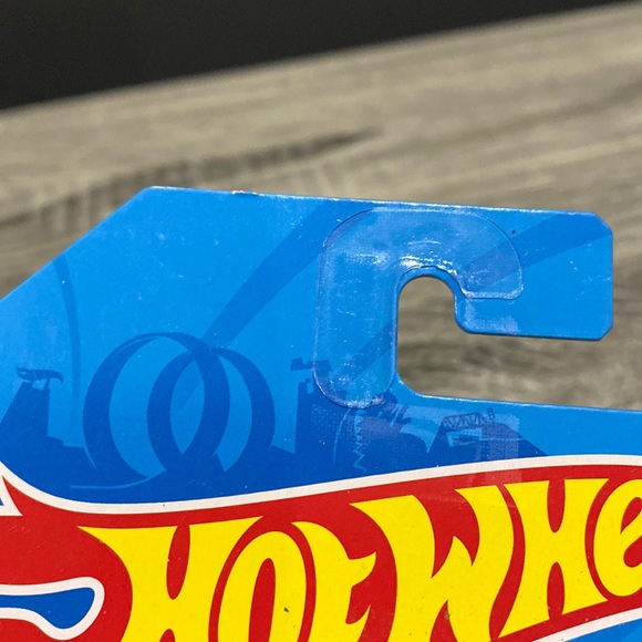 Hot Wheels | Hot Trucks #1 of 10: 1999 Ford F-150 SVT Lightning - 1:64 Scale - Picture 15 of 15